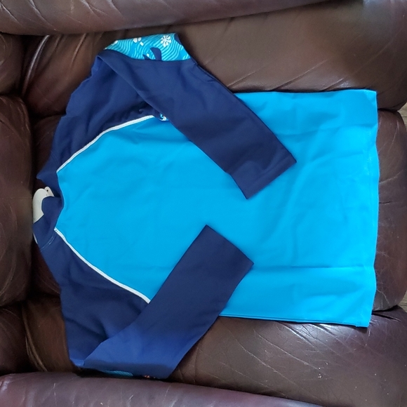 Boy 6/7 yr Rashguard - Picture 6 of 7